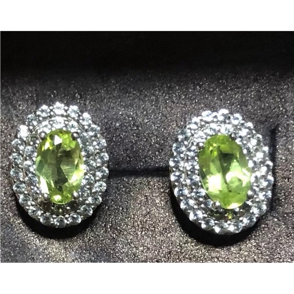 925 Sterling Silver Oval-cut Peridot Gemstone With CZ Earrings - Picture 1 of 4